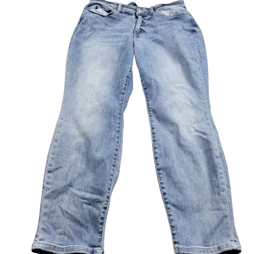 Judy Blue Light Blue Boyfriend Jeans